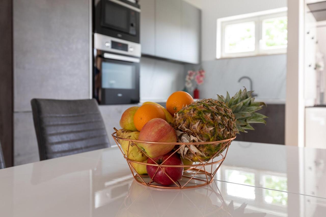 Apartment Dolly Completely Renovated 2023 โรวีน ภายนอก รูปภาพ