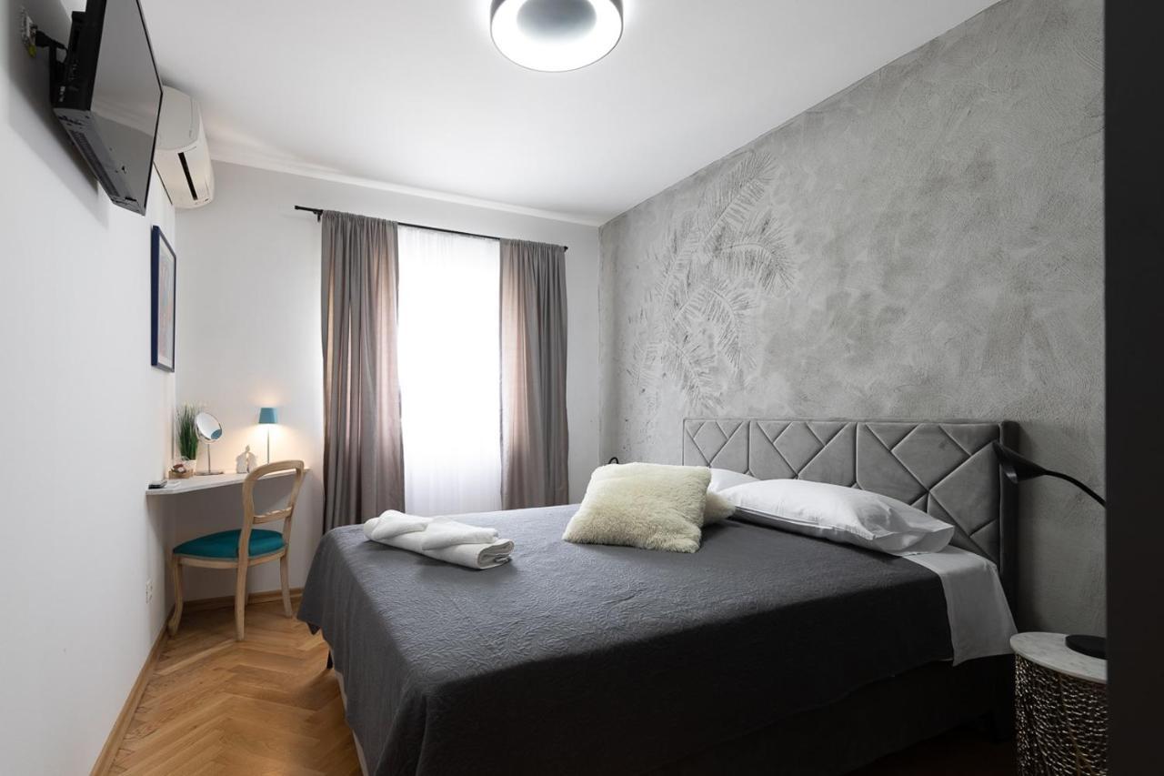 Apartment Dolly Completely Renovated 2023 โรวีน ภายนอก รูปภาพ